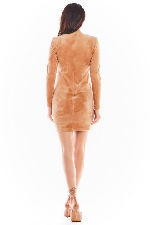 Sukienka Model A404 Welur Beige - awama Sukienka Model A404 Welur Beige - awama