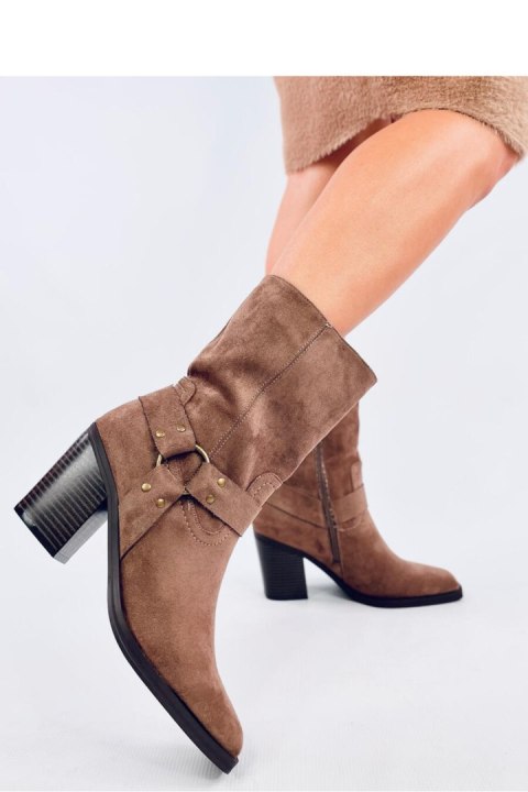 Botki zamszowe kowbojki HARDIN KHAKI - Inello Botki zamszowe kowbojki HARDIN KHAKI - Inello