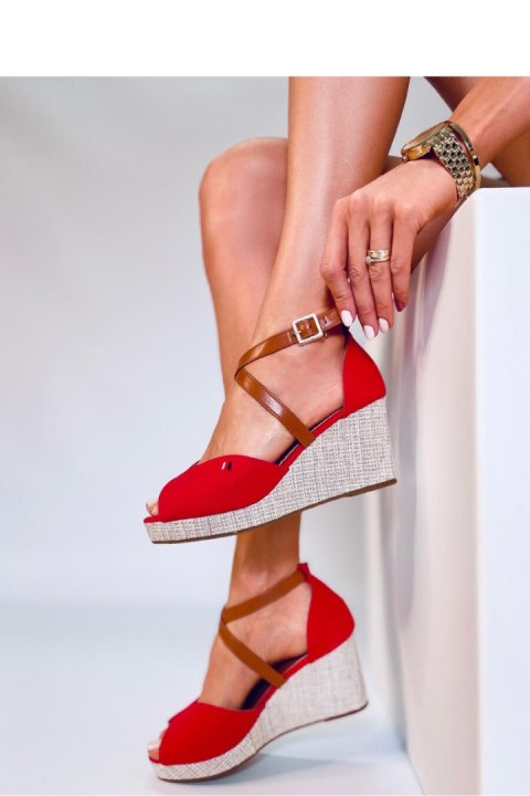 Sandałki na koturnie open toe BERNA RED - Inello Sandałki na koturnie open toe BERNA RED - Inello