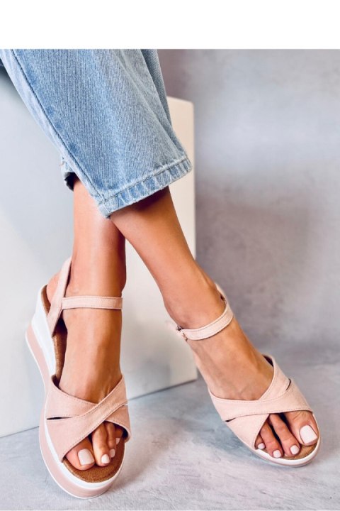 Sandałki na koturnie WINKLER PINK - Inello Hurtownia odzieży on-line, moda damska, bielizna i obuwie dla kobiet - Matterhorn.pl Sandałki na koturnie WINKLER PINK - Inello Hurtownia odzieży on-line, moda damska, bielizna i obuwie dla kobiet - Matterhorn.pl