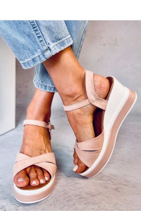 Sandałki na koturnie WINKLER PINK - Inello Hurtownia odzieży on-line, moda damska, bielizna i obuwie dla kobiet - Matterhorn.pl Sandałki na koturnie WINKLER PINK - Inello Hurtownia odzieży on-line, moda damska, bielizna i obuwie dla kobiet - Matterhorn.pl
