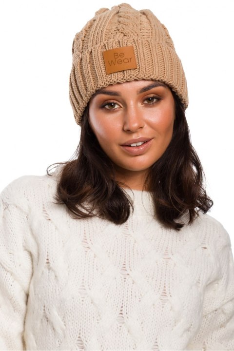 Czapka Damska Model BK043 Carmel - BE Knit Czapka Damska Model BK043 Carmel - BE Knit