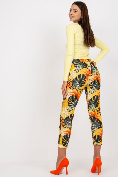 Spodnie Dresowe Model RV-DR-7956.31 Yellow - Relevance Spodnie Dresowe Model RV-DR-7956.31 Yellow - Relevance