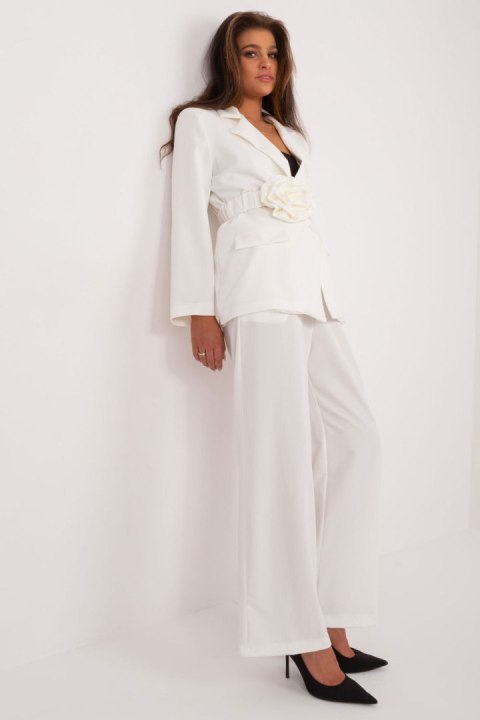 Marynarka Model DHJ-MA-18973.30 Ecru - Italy Moda Marynarka Model DHJ-MA-18973.30 Ecru - Italy Moda