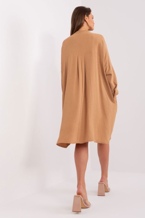 Sukienka Model DHJ-SK-15506A.94P Camel - Italy Moda Sukienka Model DHJ-SK-15506A.94P Camel - Italy Moda