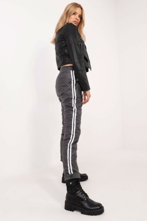 Spodnie Damskie Model DHJ-SP-21557.35 Grafit - Italy Moda Spodnie Damskie Model DHJ-SP-21557.35 Grafit - Italy Moda