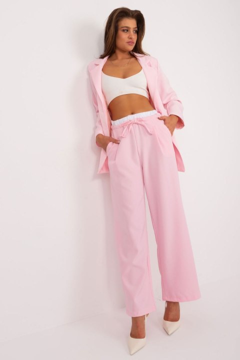 Spodnie Damskie Model DHJ-SP-A7327TR.28 Light Pink - Italy Moda Spodnie Damskie Model DHJ-SP-A7327TR.28 Light Pink - Italy Moda