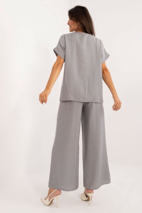 Spodnie Komplet Model DHJ-KMPL-3301.63 Grey - Italy Moda Spodnie Komplet Model DHJ-KMPL-3301.63 Grey - Italy Moda