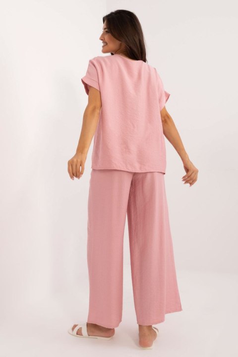 Spodnie Komplet Model DHJ-KMPL-3301.63 Light Pink - Italy Moda Spodnie Komplet Model DHJ-KMPL-3301.63 Light Pink - Italy Moda