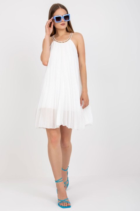 Sukienka Model DHJ-SK-0010.35 White - Italy Moda Sukienka Model DHJ-SK-0010.35 White - Italy Moda