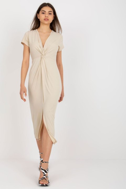 Sukienka Model DHJ-SK-17302.39X Beige - Italy Moda Sukienka Model DHJ-SK-17302.39X Beige - Italy Moda
