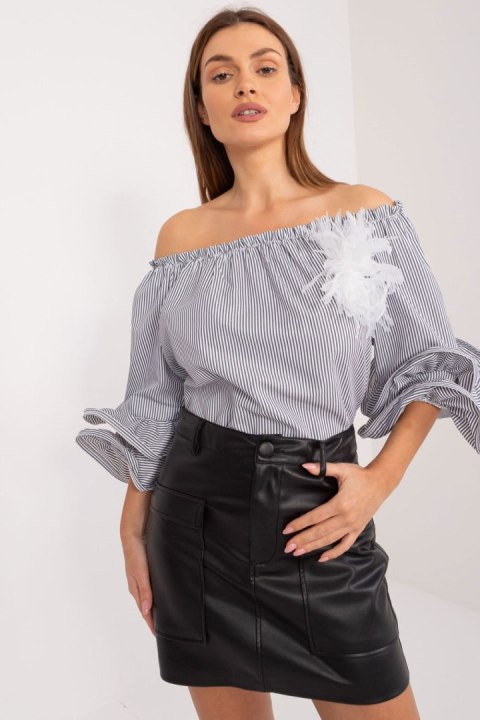 Bluzka Model DHJ-BZ-19006.91 White/Black - Italy Moda Bluzka Model DHJ-BZ-19006.91 White/Black - Italy Moda