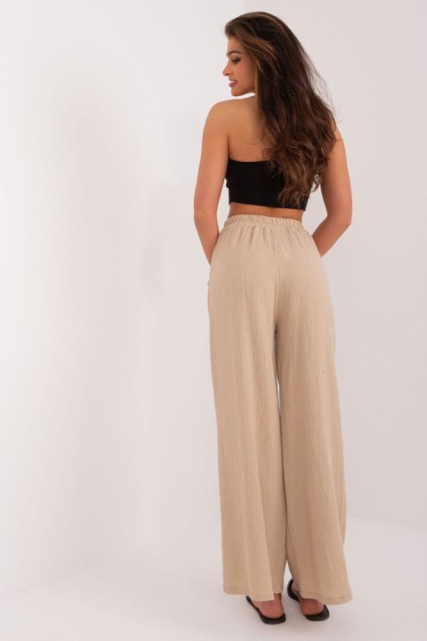 Spodnie Damskie Model DHJ-SP-8229.84 Beige - Italy Moda Spodnie Damskie Model DHJ-SP-8229.84 Beige - Italy Moda