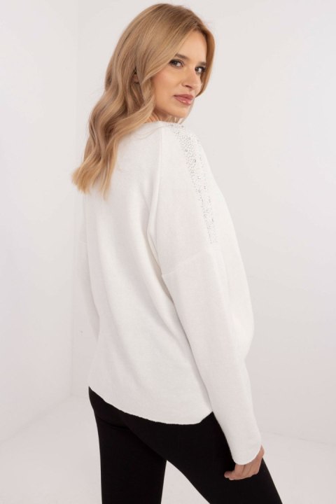 Sweter Damski Model DHJ-SW-17690.21 Ecru - Italy Moda Sweter Damski Model DHJ-SW-17690.21 Ecru - Italy Moda