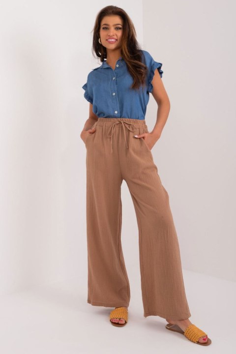 Spodnie Damskie Model DHJ-SP-8229.90 Light Brown - Italy Moda Spodnie Damskie Model DHJ-SP-8229.90 Light Brown - Italy Moda