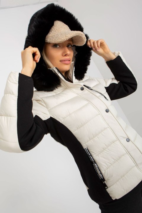 Kurtka Damska Model NM-KR-BS-202.44P Light Beige - NM Kurtka Damska Model NM-KR-BS-202.44P Light Beige - NM