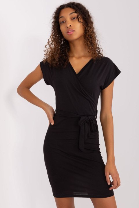 Sukienka Model RV-SK-8018.91 Black - Rue Paris Sukienka Model RV-SK-8018.91 Black - Rue Paris