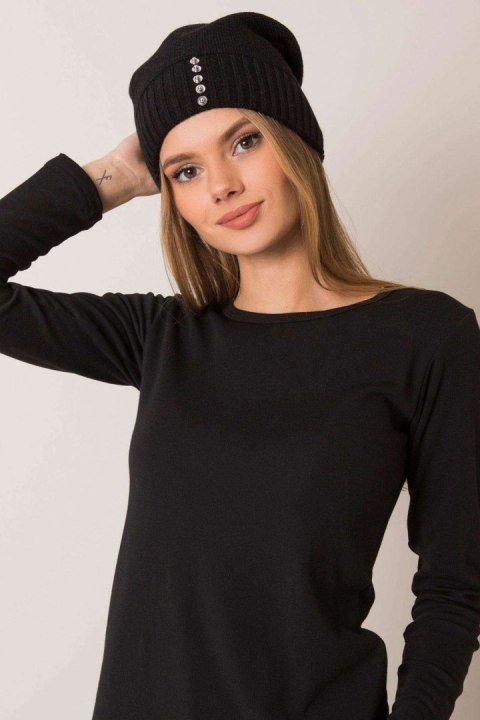 Czapka Damska Model JK-CZ-13.65 Black - Rue Paris Czapka Damska Model JK-CZ-13.65 Black - Rue Paris