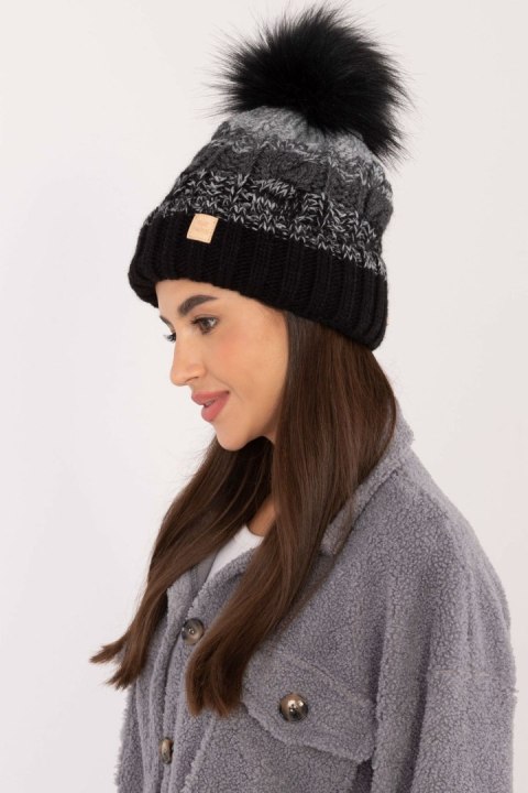 Czapka Model JK-CZ-52.17 Black - Rue Paris Czapka Model JK-CZ-52.17 Black - Rue Paris