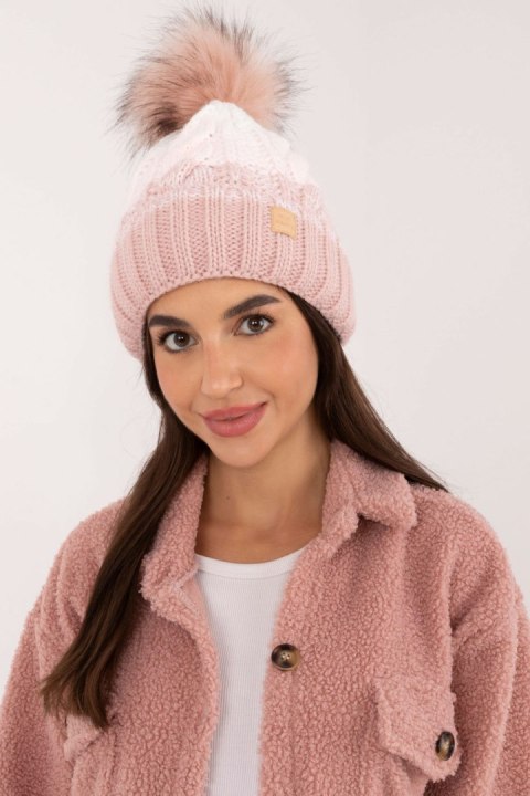 Czapka Model JK-CZ-52.31 Light Pink - Rue Paris Czapka Model JK-CZ-52.31 Light Pink - Rue Paris