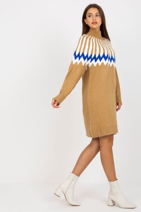 Sukienka Model LC-SK-0098.37X Camel - Rue Paris Sukienka Model LC-SK-0098.37X Camel - Rue Paris