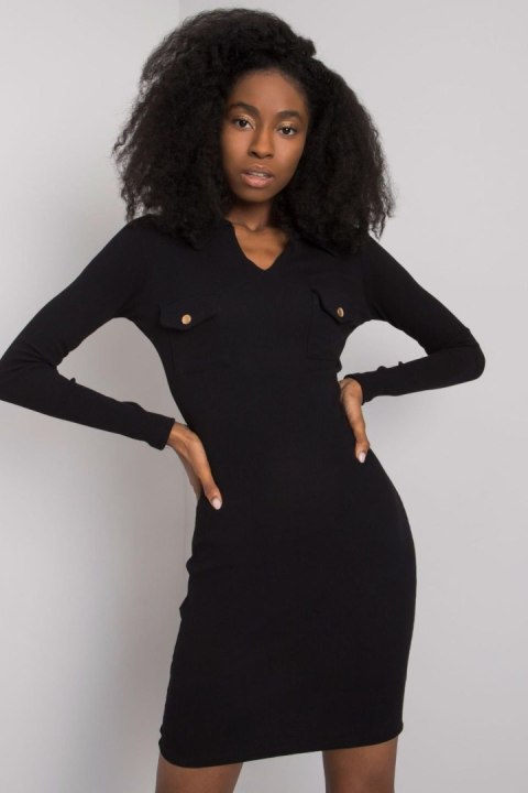 Sukienka Model RV-SK-7435.38 Black - Rue Paris Sukienka Model RV-SK-7435.38 Black - Rue Paris