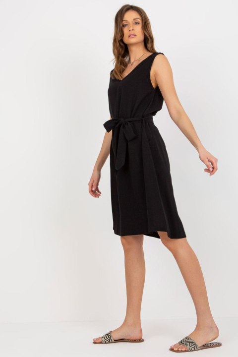 Sukienka Model WN-SK-VE38.07 Black - Rue Paris Sukienka Model WN-SK-VE38.07 Black - Rue Paris