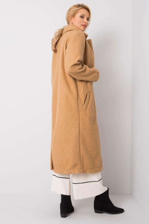 Płaszcz Damski Model 217-PL-23335.86 Camel - Rue Paris Płaszcz Damski Model 217-PL-23335.86 Camel - Rue Paris