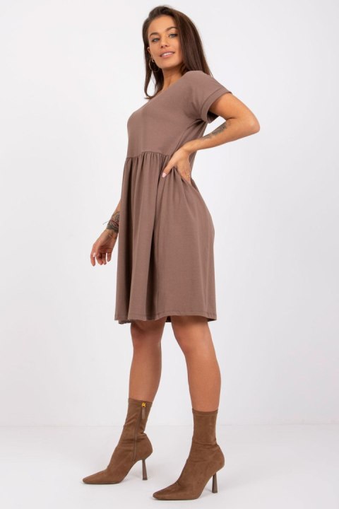 Sukienka Model RV-SK-5672.03P Brown - Rue Paris Sukienka Model RV-SK-5672.03P Brown - Rue Paris