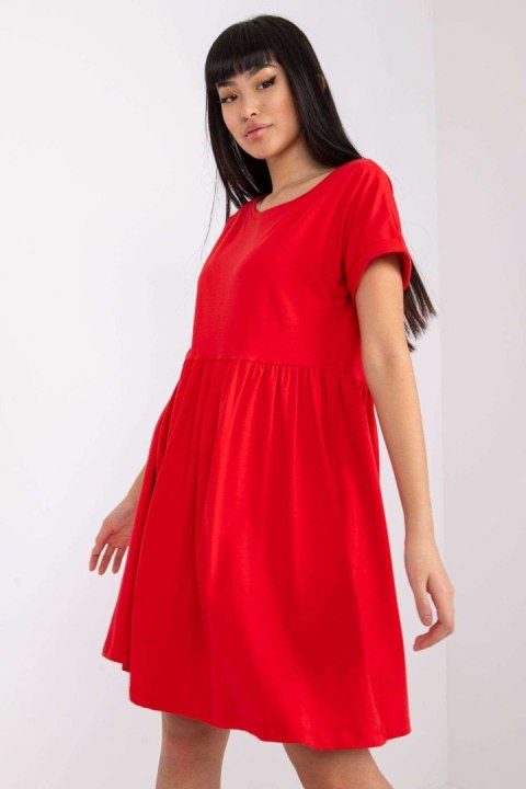 Sukienka Model RV-SK-5672.03P Red - Rue Paris Sukienka Model RV-SK-5672.03P Red - Rue Paris