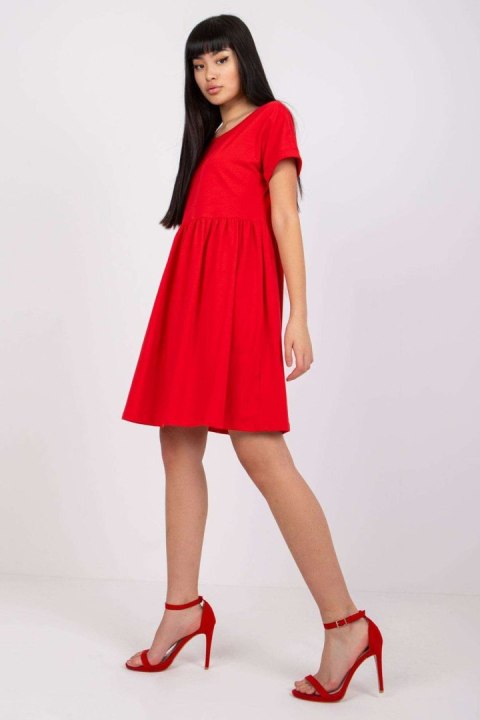 Sukienka Model RV-SK-5672.03P Red - Rue Paris Sukienka Model RV-SK-5672.03P Red - Rue Paris