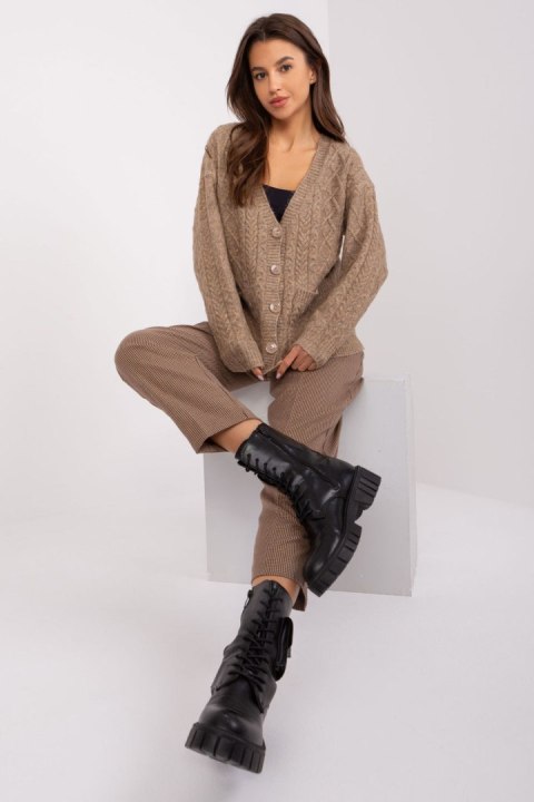 Sweter Damski Model AT-SW-2358.31 Dark Beige - AT Sweter Damski Model AT-SW-2358.31 Dark Beige - AT