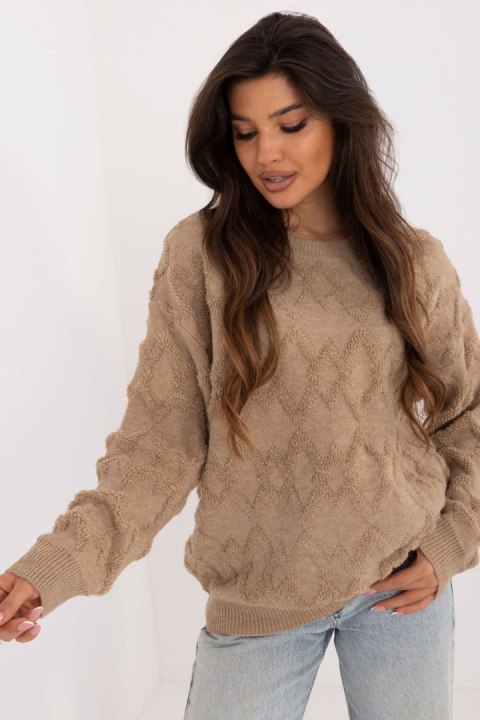 Sweter Damski Model AT-SW-2361.61 Dark Beige - AT Sweter Damski Model AT-SW-2361.61 Dark Beige - AT