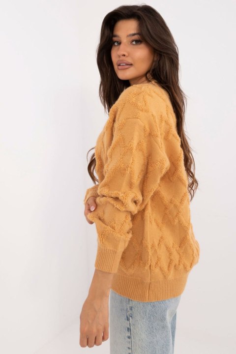 Sweter Damski Model AT-SW-2361.61 Camel - AT Sweter Damski Model AT-SW-2361.61 Camel - AT
