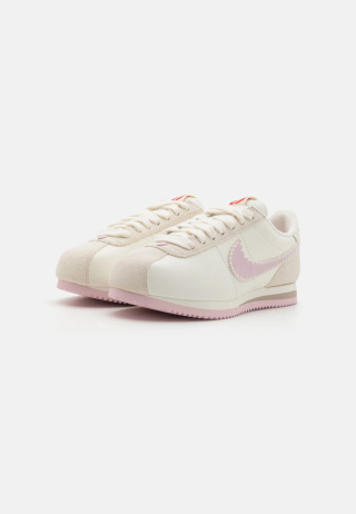 Buty Nike Cortez Białe Valentine's Day - HV6012-161