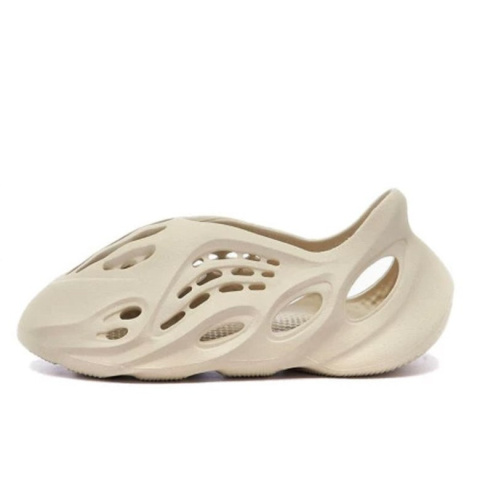 Klapki Adidas Yeezy Foam Runner Beżowy FY4567 Klapki Adidas Yeezy Foam Runner Beżowy FY4567