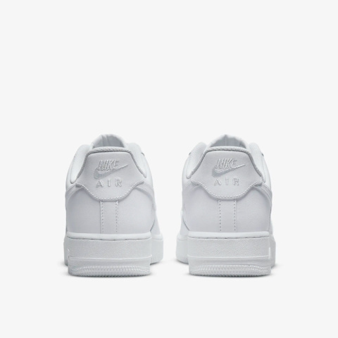 Buty NIKE Air Force 1 '07 - Białe - Triple White CW2288-111 Buty NIKE Air Force 1 '07 - Białe - Triple White CW2288-111